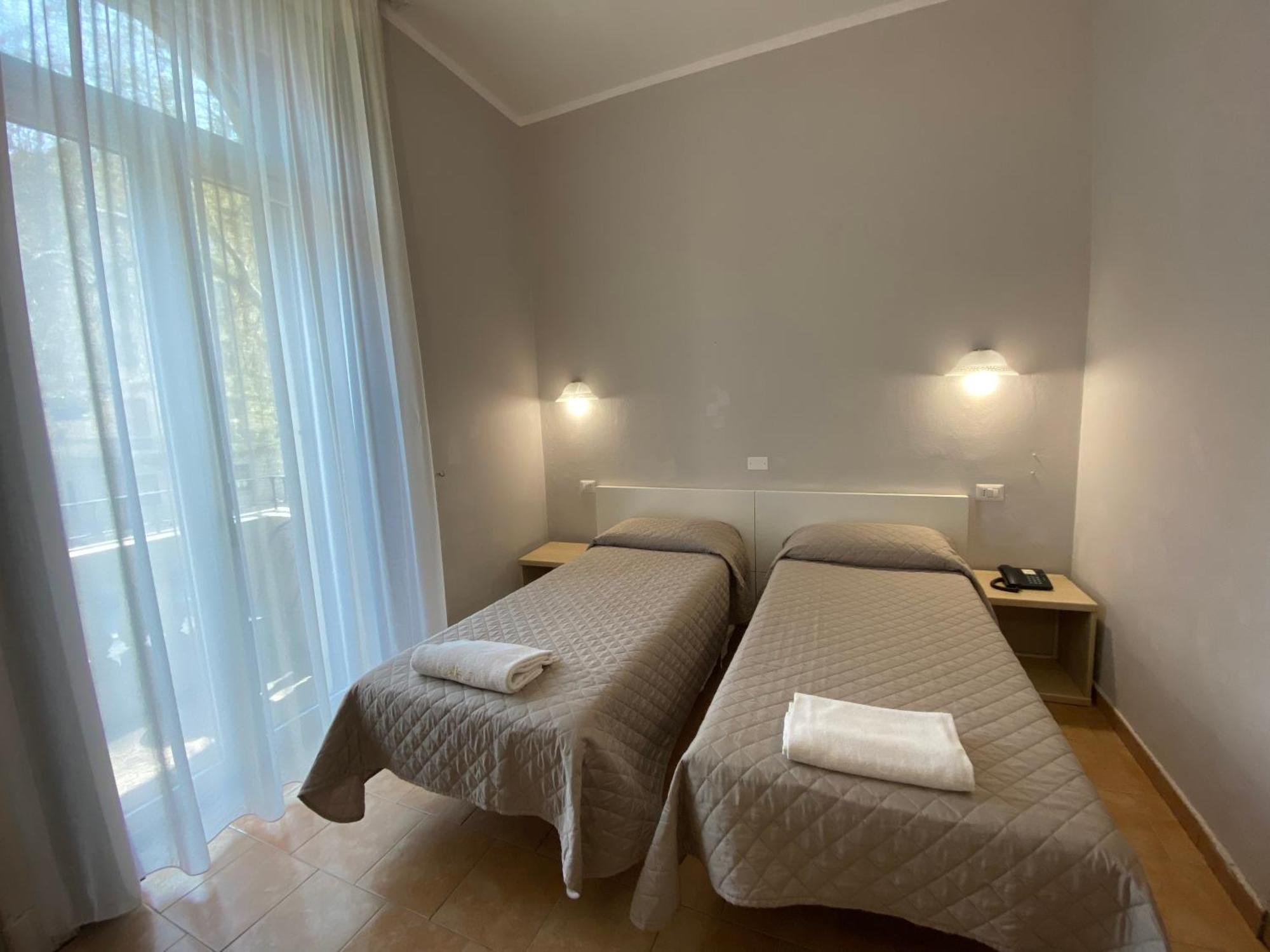 Hotel Atena Milan Exterior photo